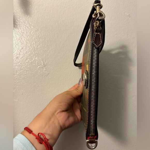 Dooney and Bourke plaid wristlet - Picture 4 of 8